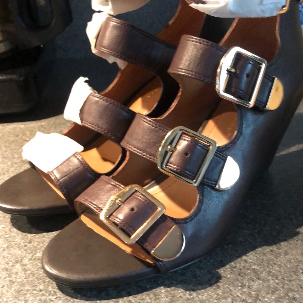 BCBG shoes